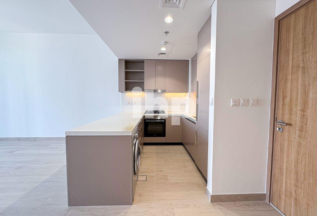 Luxury 1 bed | Amazing location | Vacant photo 4