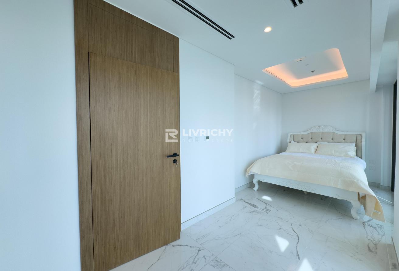 FURNISHED | OPEN SKYLINE VIEWS | VACANT | TERRACE photo 7