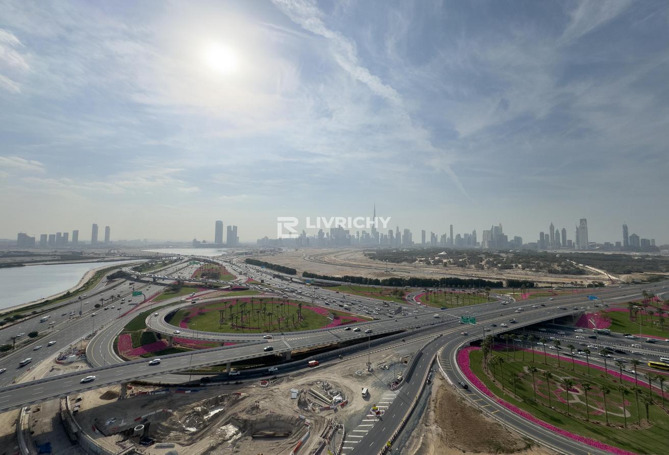 FURNISHED | OPEN SKYLINE VIEWS | VACANT | TERRACE photo 16