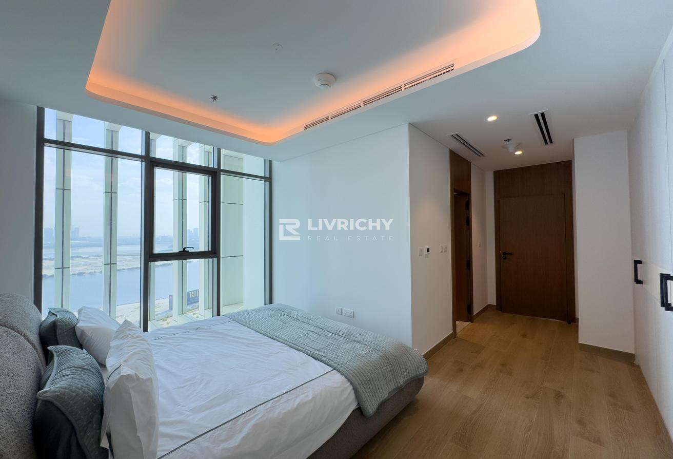 FURNISHED | OPEN SKYLINE VIEWS | VACANT | TERRACE photo 5