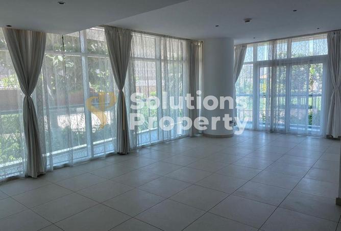 98260345 - Property Image 3
