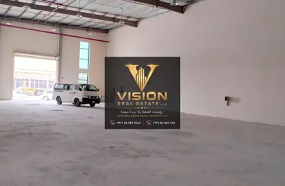 Warehouse - Studio - 2 Bathrooms for rent in Umm Al Thuoob - Umm Al Quwain