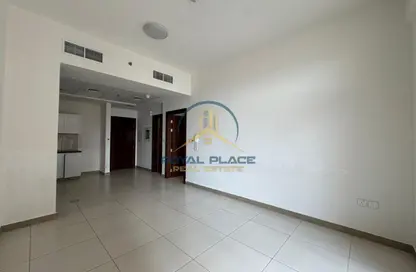 شقة - غرفة نوم - 2 حمامات للايجار في بوابة بن غاطي - الجداف - دبي