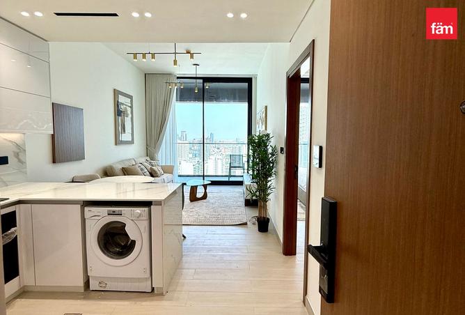 Fully Furnished APT, Prime Location photo 3