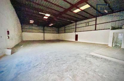 Warehouse - Studio - 2 for rent in Umm Ramool - Dubai