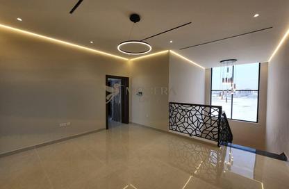 Villa - 5 - 7 for rent in Al Aweer - Dubai