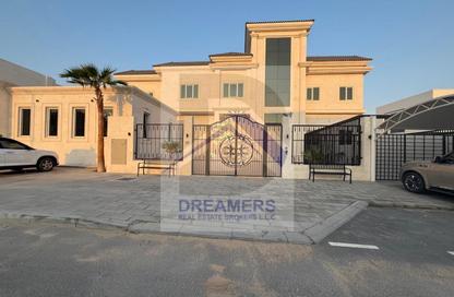 Villa - 5 Bedrooms - 7 Bathrooms for rent in Nad Al Sheba 2 - Nad Al Sheba - Dubai