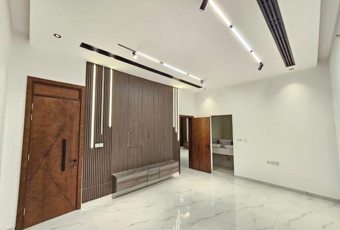 100386813 - Property Image 3
