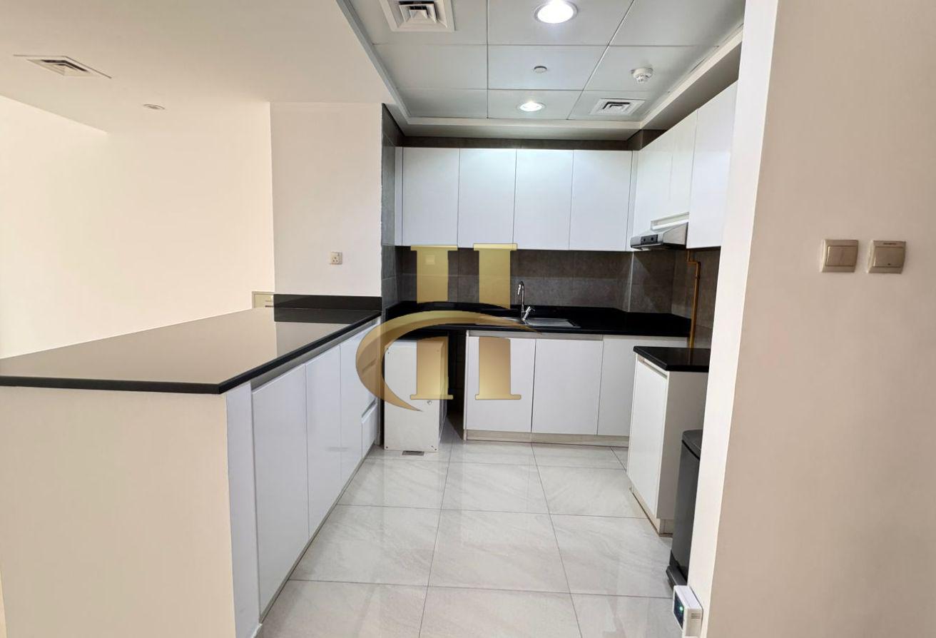 Elegant | Modern Living | Spacious | Ready to move photo 3