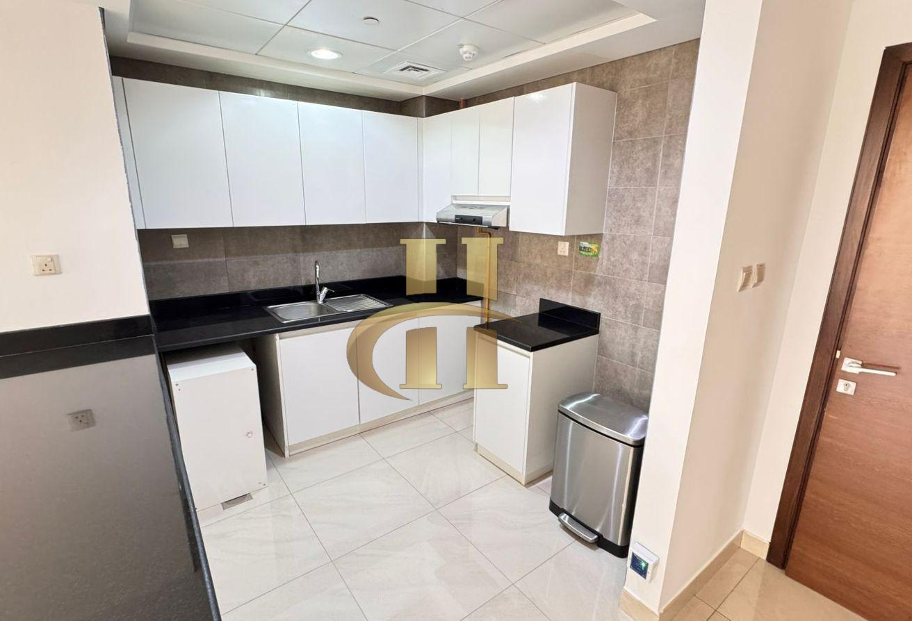 Elegant | Modern Living | Spacious | Ready to move photo 2