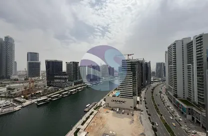 شقة - 2 غرف نوم - 3 حمامات للايجار في برج كورال - الخليج التجاري - دبي