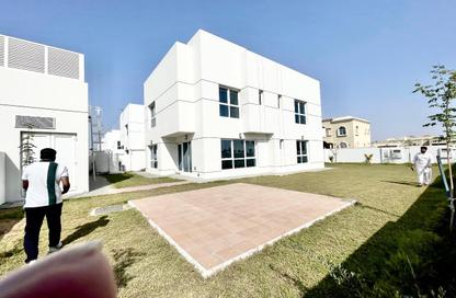 Villa - 4 Bedrooms - 6 Bathrooms for rent in Al Azra - Al Riqqa - Sharjah