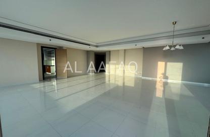 Apartment - 3 Bedrooms - 5 Bathrooms for rent in Blue Tower - Al Majaz 3 - Al Majaz - Sharjah