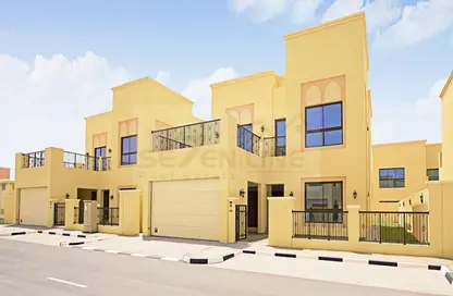 Villa - 4 Bedrooms - 5 Bathrooms for rent in Nad Al Sheba Villas - Nad Al Sheba 3 - Nad Al Sheba - Dubai Villa - 4 Bedrooms - 5 Bathrooms for rent in Nad Al Sheba Villas - Nad Al Sheba 3 - Nad Al Sheba - Dubai