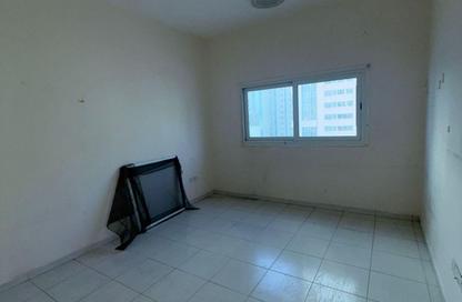 Apartment - 1 Bedroom - 2 Bathrooms for sale in Palm Tower 2 - Palm Towers - Al Majaz - Sharjah