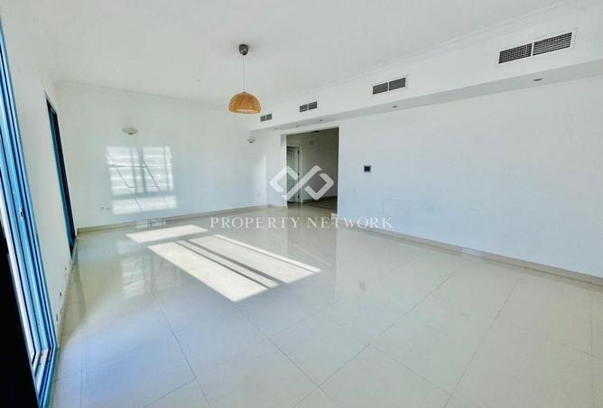 81110021 - Property Image 3