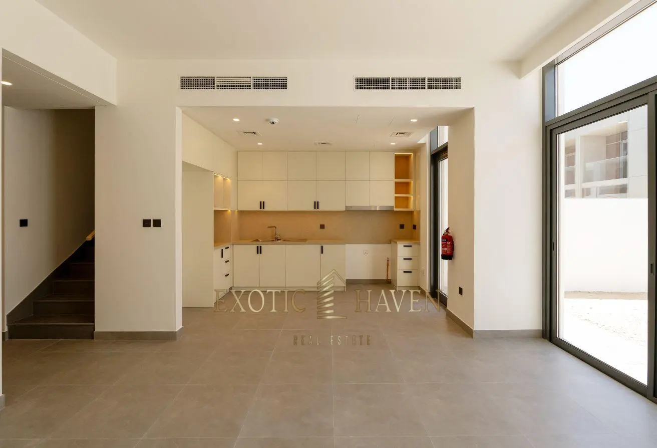 92704373 - Property Main Image