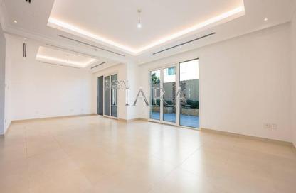 Villa - 3 Bedrooms - 4 Bathrooms for rent in Villa Lantana 2 - Villa Lantana - Dubai Science Park - Dubai