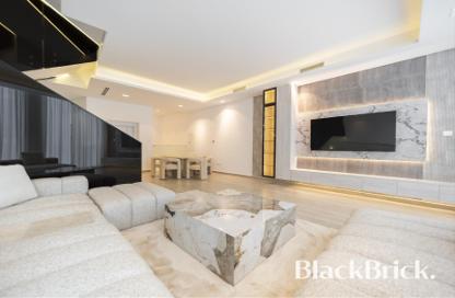 Villa - 4 Bedrooms - 5 Bathrooms for rent in Ixora - Al Barari - Dubai
