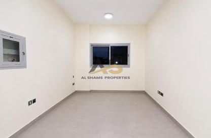 Apartment - Studio - 1 Bathroom for rent in Al Souk Al Kabeer - Bur Dubai - Dubai