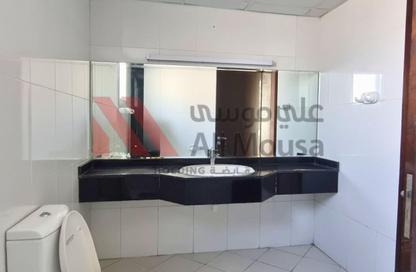 Apartment - 3 Bedrooms - 4 Bathrooms for rent in Ali Mousa Tower 2 - Al Majaz 2 - Al Majaz - Sharjah