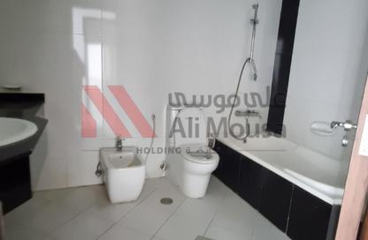 Apartment - 3 Bedrooms - 4 Bathrooms for rent in Ali Mousa Tower 2 - Al Majaz 2 - Al Majaz - Sharjah