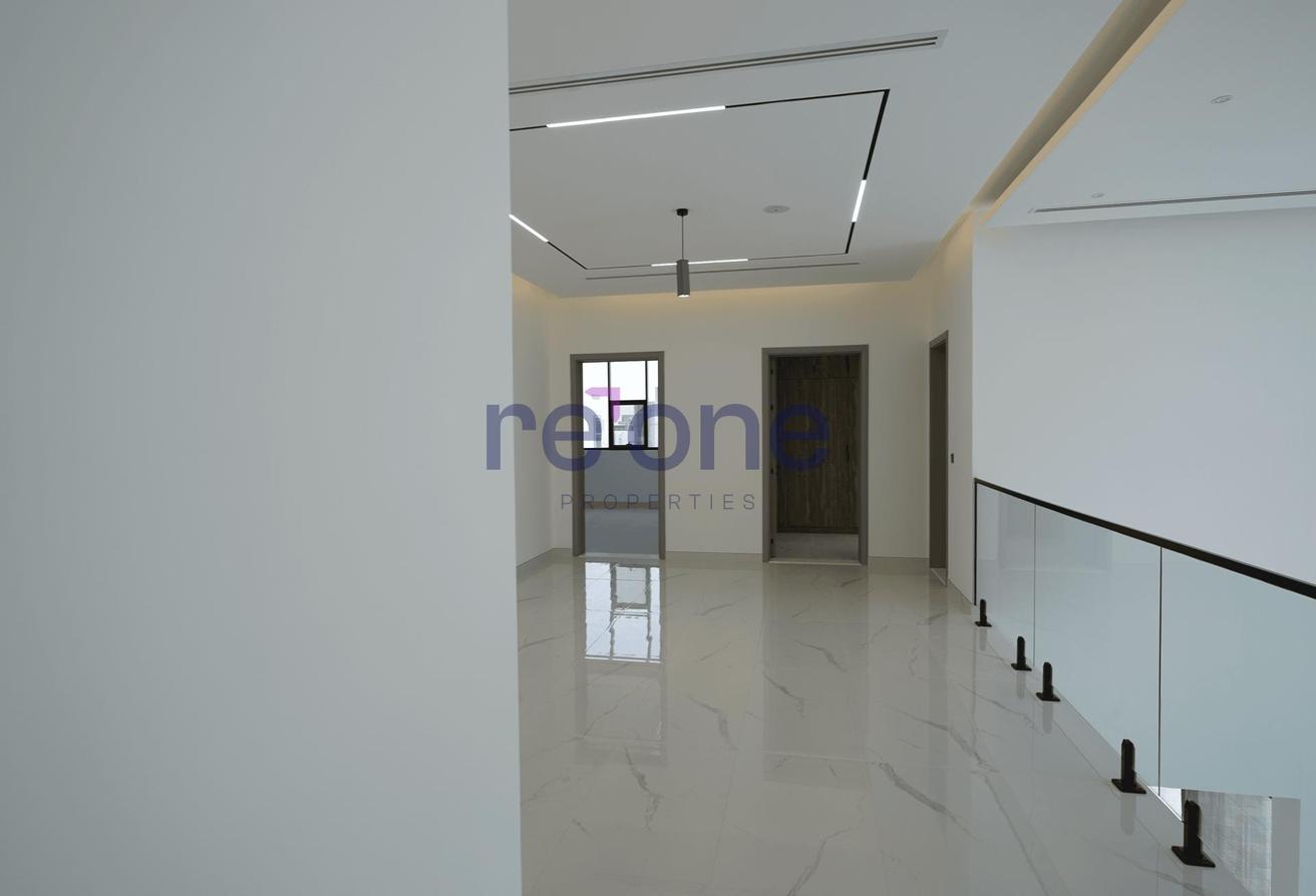 Newly Built 5BR+Maid Villa | Large Layout | Vacant photo 12