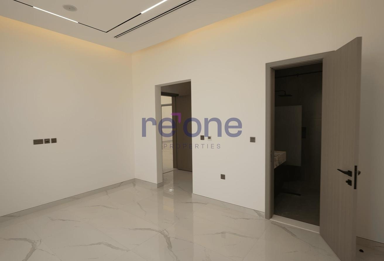 Newly Built 5BR+Maid Villa | Large Layout | Vacant photo 15