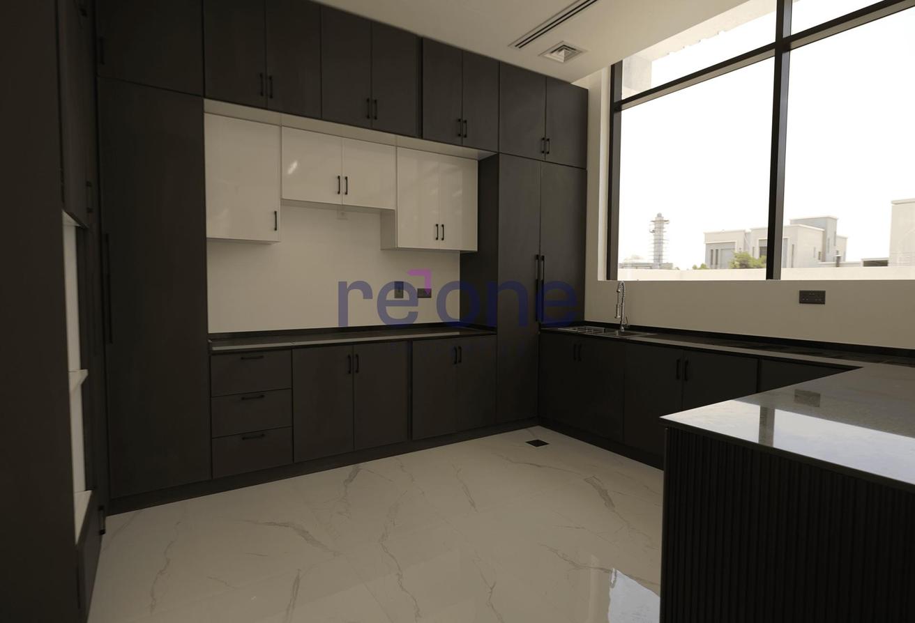 Newly Built 5BR+Maid Villa | Large Layout | Vacant photo 4