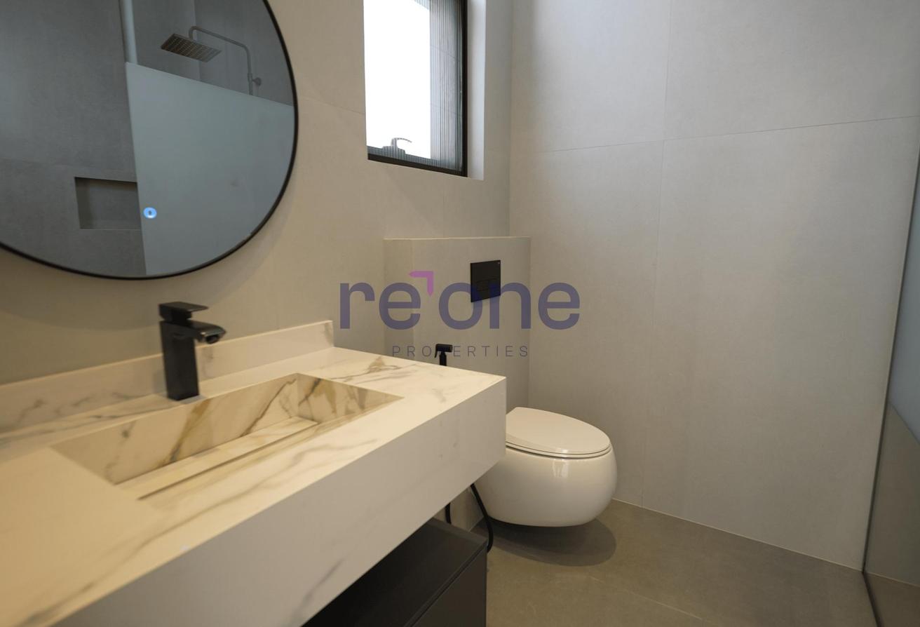 Newly Built 5BR+Maid Villa | Large Layout | Vacant photo 16