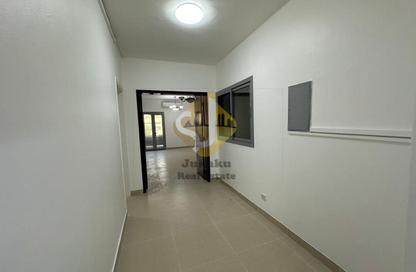 Apartment - 3 Bedrooms - 3 Bathrooms for rent in Karama 1 Building - Al Karama - Dubai Apartment - 3 Bedrooms - 3 Bathrooms for rent in Karama 1 Building - Al Karama - Dubai