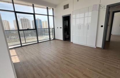 Apartment - 2 Bedrooms - 3 Bathrooms for rent in V2 - Dubai Sports City - Dubai