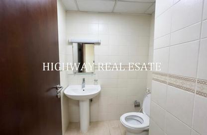 Apartment - 1 Bedroom - 2 Bathrooms for rent in Muwaileh 29 Building - Muwaileh - Sharjah