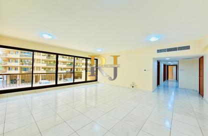 Apartment - 3 Bedrooms - 2 Bathrooms for rent in Golden Sands 1 - Al Mankhool - Bur Dubai - Dubai