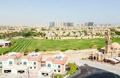 شقة - غرفة نوم - 2 حمامات للايجار في جولف فيو ريزدنس - مدينة دبي الرياضية - دبي
