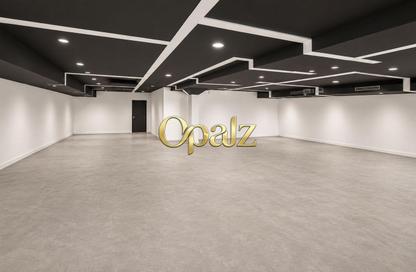 Retail - Studio - 4 Bathrooms for rent in International Airport Area - Deira - Dubai