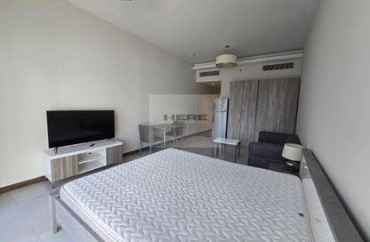 Apartment - Studio - 1 Bathroom for rent in SOL Bay - Business Bay - Dubai