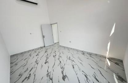 Apartment - 1 Bedroom - 1 Bathroom for rent in Shakhbout City - Abu Dhabi