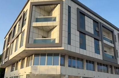 عمارة بالكامل - استوديو - 8 حمامات للبيع في 2 المويهات - المويهات - عجمان