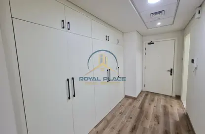 شقة - 3 غرف نوم - 4 حمامات للايجار في البرج الأسباني - مدينة دبي الرياضية - دبي شقة - 3 غرف نوم - 4 حمامات للايجار في البرج الأسباني - مدينة دبي الرياضية - دبي