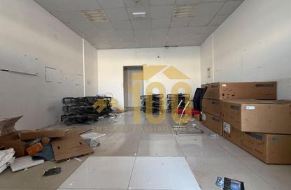 متجر - استوديو - 1 للايجار في إم05 - طراز فارسي - المدينة العالمية - دبي