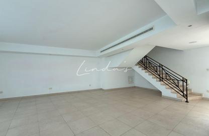Villa - 4 Bedrooms - 4 Bathrooms for rent in Jumeirah 1 - Jumeirah - Dubai