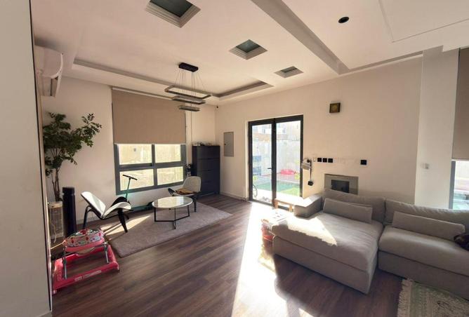 102317401 - Property Image 3