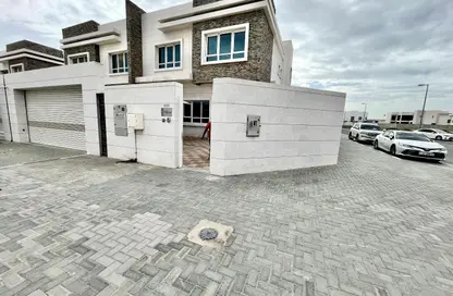 Villa - 4 Bedrooms - 6 Bathrooms for rent in Hoshi 2 - Hoshi - Al Badie - Sharjah