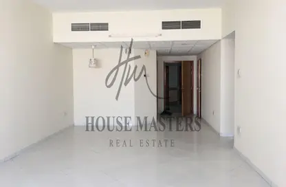 شقة - 2 غرف نوم - 3 حمامات للايجار في مبنى الكرامة الذهبي - الكرامة - دبي