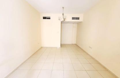 Apartment - 1 Bedroom - 2 Bathrooms for rent in Hajar Building - Muwaileh Commercial - Sharjah