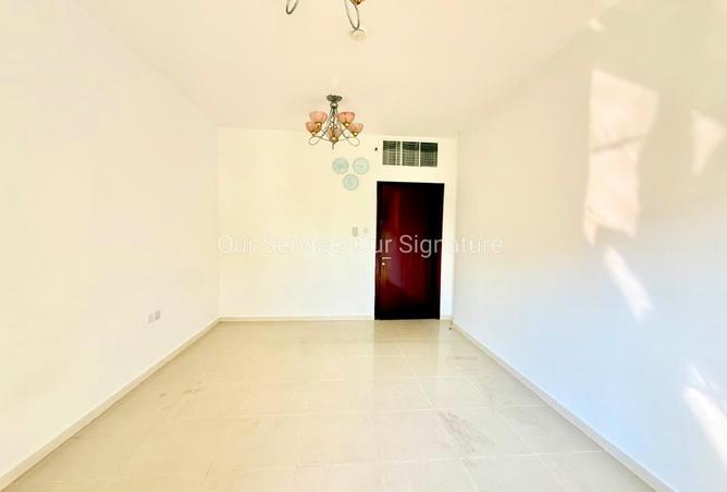 121120028 - Property Image 2