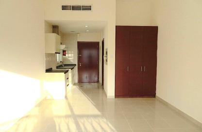 Apartment - Studio - 1 for rent in Al Muteena - Deira - Dubai