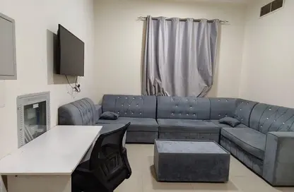 شقة - غرفة نوم - 2 حمامات للايجار في مساكن كورنيش عجمان - طريق كورنيش عجمان - عجمان