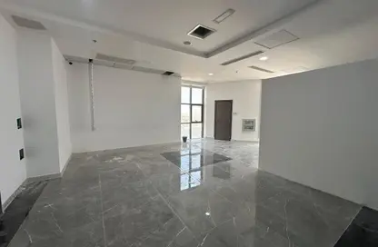 طابق كامل - 5 غرف نوم - 8 حمامات للايجار في الراشدية 1 - الراشدية - عجمان